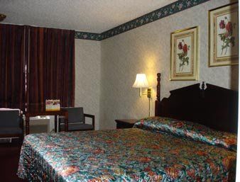 6 Tx Baytown West Hotel 2*